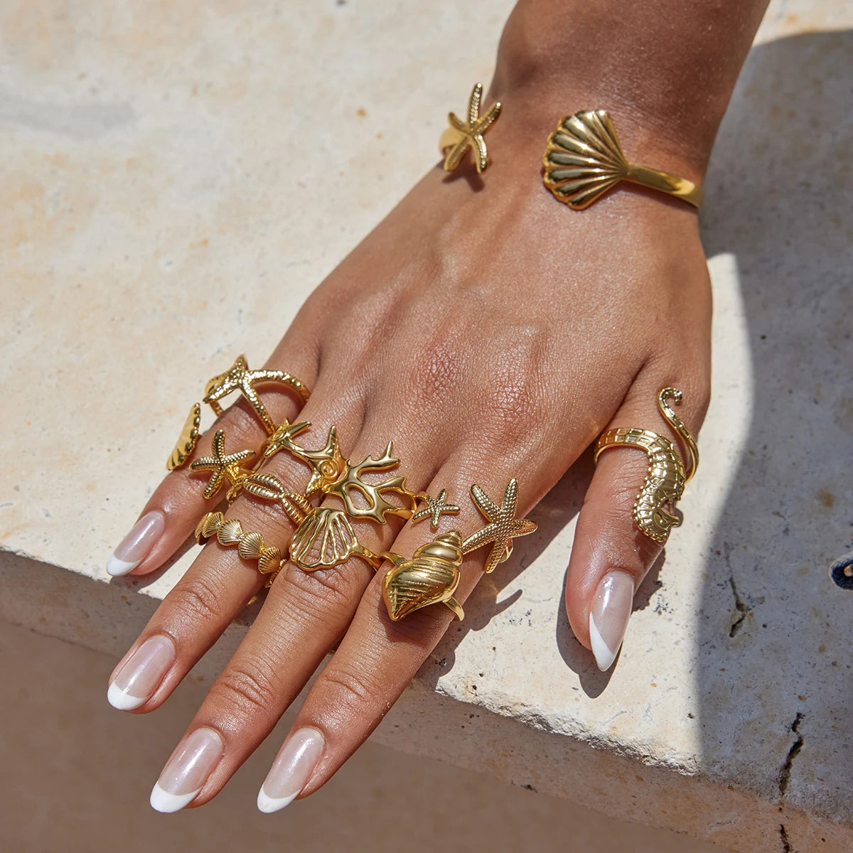 Uworld Vacation Ocean Wind 18K Gold Color Plated Stainless Steel Hollow Shell Ring Starfish Coral Stackable Ring Women's Accesso