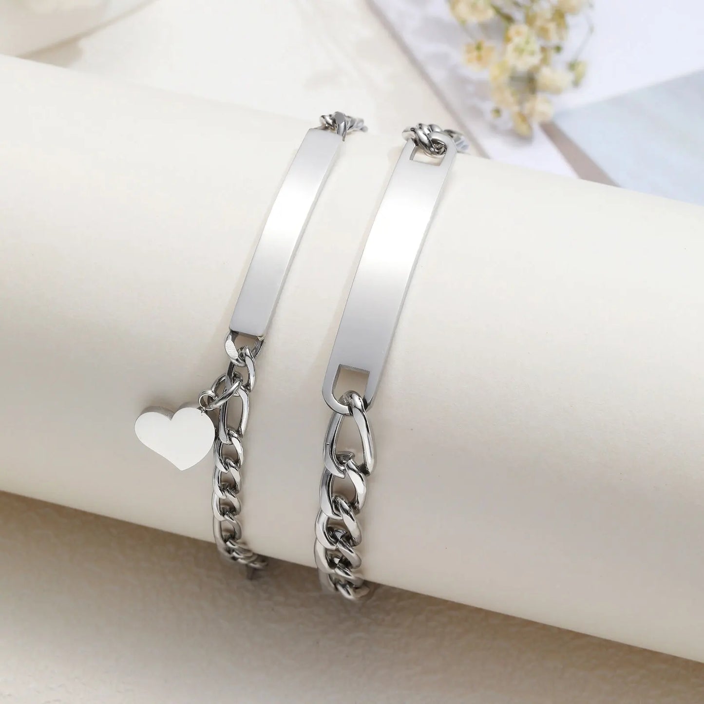 Vnox Custom Valentines Day Gift Jewelry for Couples, Love Promise Bracelets for Women Men, Heart Charm Figaro Chain Bracelets